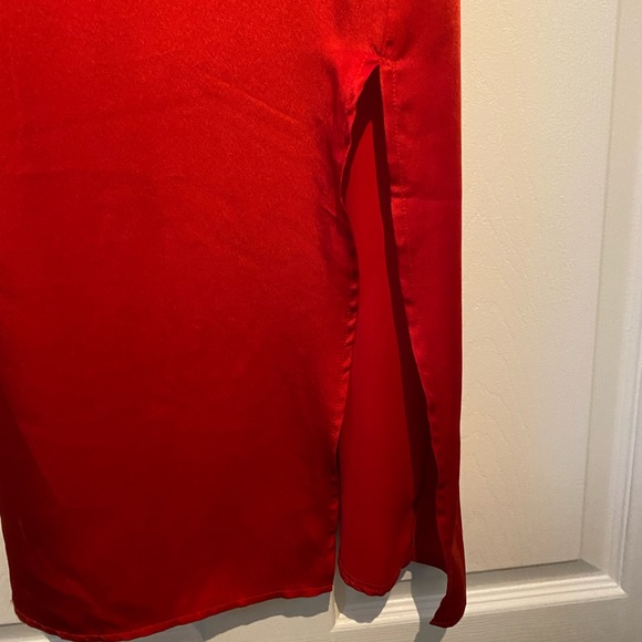 Red satin dress - Picture 5 of 6